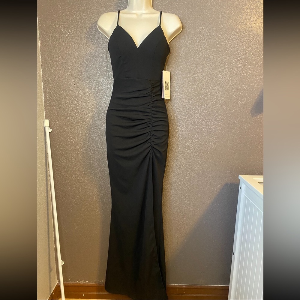 Emerald Sundae Black Ruched Side-Slit Slim Gown - Picture 6 of 10